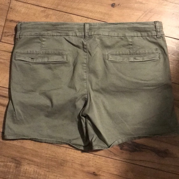 Shorts - Picture 4 of 7